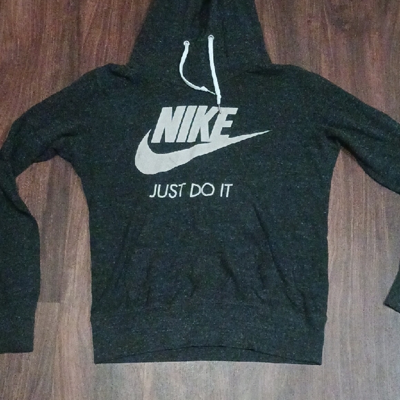 Nike Black Sweatshirt with Iconic Swoosh - Picture 4 of 7